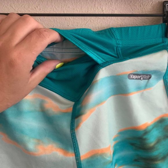 The North Face tie dye running shorts - Picture 3 of 6